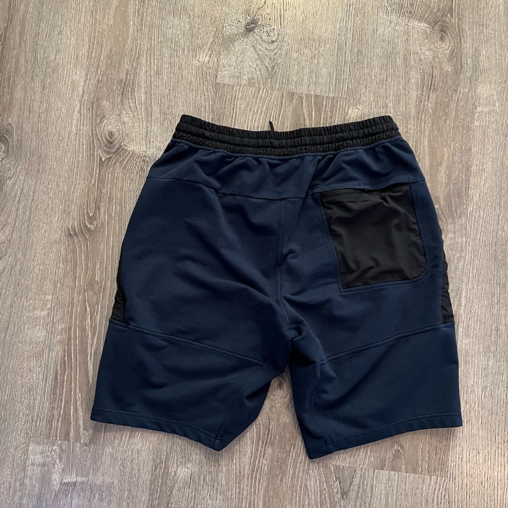 Lululemon men’s City Commute Short *9" True Navy - Picture 4 of 10